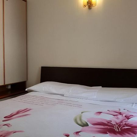Albergo Luca Ivrea Buitenkant foto