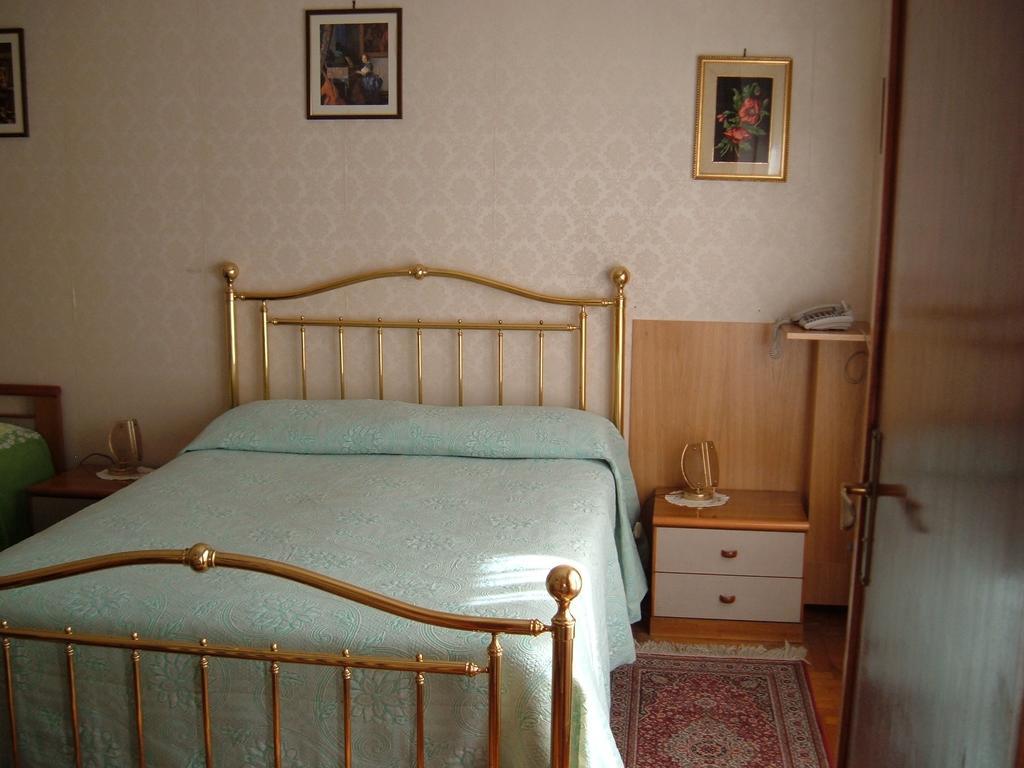 Albergo Luca Ivrea Buitenkant foto