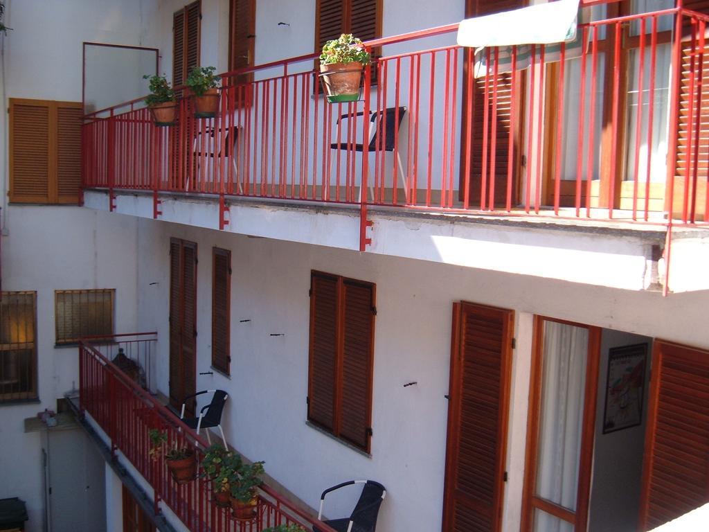 Albergo Luca Ivrea Buitenkant foto
