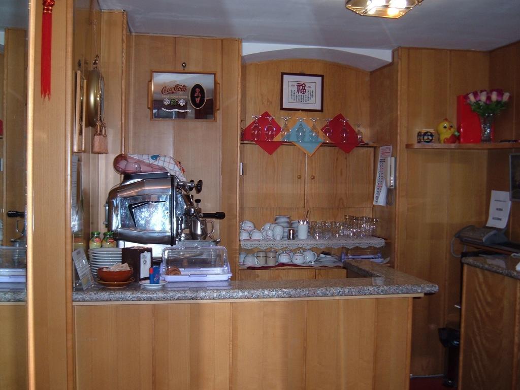 Albergo Luca Ivrea Buitenkant foto