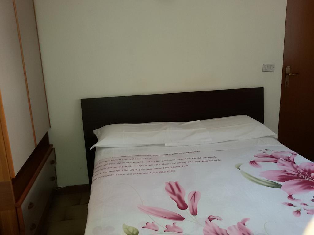 Albergo Luca Ivrea Buitenkant foto